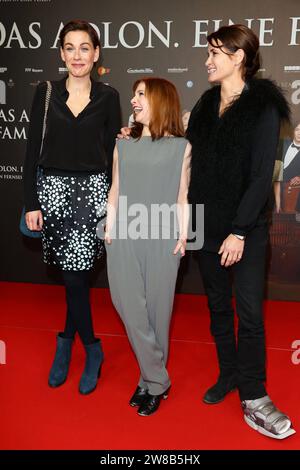 Christiane Paul Josefine Preuss Anja Kling - Adlon Premiere - Sony Center - Berlin - 17.10.2012 Berlin Deutschland Allemagne Copyright : xJamesxColdreyx Banque D'Images