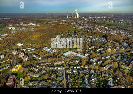 Vue aérienne, vue locale, chantier de construction avec nouveau centre commercial Rentfort-Nord sur Schwechater Straße, dôme d'air et salle de sport incendiée au s. Banque D'Images