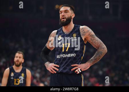 Belgrade, Serbie, 19 décembre 2023. Vincent Poirier du Real Madrid réagit lors du match de Turkish Airlines Euroleague 2023/2024 entre Crvena Zvezda Meridianbet Belgrade et le Real Madrid au Aleksandar Nikolic Hall de Belgrade, Serbie. 19 décembre 2023. Crédit : Nikola Krstic/Alamy Banque D'Images