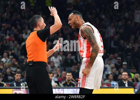 Belgrade, Serbie, 19 décembre 2023. Adam Hanga de Crvena Zvezda réagit lors du match de Turkish Airlines Euroleague 2023/2024 entre Crvena Zvezda Meridianbet Belgrade et le Real Madrid au Aleksandar Nikolic Hall de Belgrade, Serbie. 19 décembre 2023. Crédit : Nikola Krstic/Alamy Banque D'Images