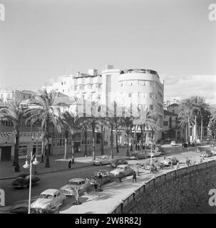 L'Avenue des Francais avec Hôtel Normandie dans la ville de Beyrouth ca. 1950-1955 Banque D'Images