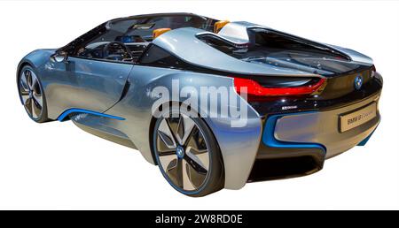 Le concept-car BMW i8 exposé au salon international de l'auto de l'Amérique du Nord (NAIAS) 2013. Isolé sur fond blanc. Banque D'Images