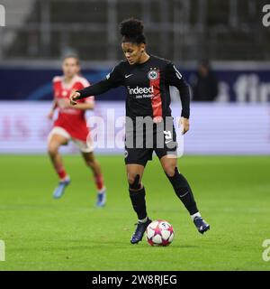 Frankfurt am main, Deutschland. 21 décembre 2023. 21.12.2023, Fussball Frauen UEFA Womens Champions League UWCL, Eintracht Frankfurt - SL Benfica Lissabon, emonline, emspor, v.l., Shekiera Martinez (Eintracht Frankfurt) LES RÈGLEMENTS DFL/DFB INTERDISENT TOUTE UTILISATION DE PHOTOGRAPHIES COMME SÉQUENCES D'IMAGES ET/OU QUASI-VIDÉOS. Xdcx crédit : dpa/Alamy Live News Banque D'Images