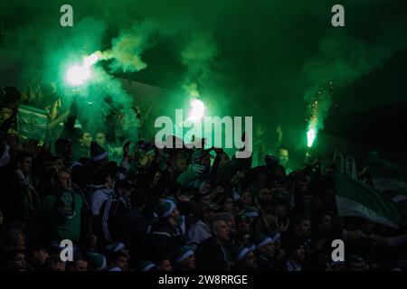 Fans lors du match de Liga Portugal 23/24 entre le Sporting CP et le FC Porto, Estadio Jose Alvalade, Lisbonne, Portugal. (Maciej Rogowski) Banque D'Images