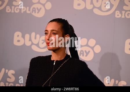 Invités .le jeudi 21 décembre, des célébrités et leurs familles se sont réunies au Royal Festival Hall de Londres pour un gala de Bluey's Big Play , une nouvelle adaptation théâtrale de la série télévisée pour enfants Bluey primée BAFTA & Emmy . Produit par Ludo Studion .VIP invités et fiers parents qui sont venus voir la première officielle du spectacle de scène au Royaume-Uni inclus , Strictly Come Dancing stars James et Ola Jordan , Rachel Riley et son mari Pasha Kovalev , comédienne et présentatrice de télévision Katherine Ryan , le rappeur Professor Green, Brian McFadden .JLS de Westlife est devenu fermier Banque D'Images