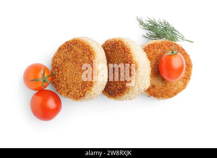 Côtelettes de viande savoureuses, aneth et tomates sur fond blanc Banque D'Images