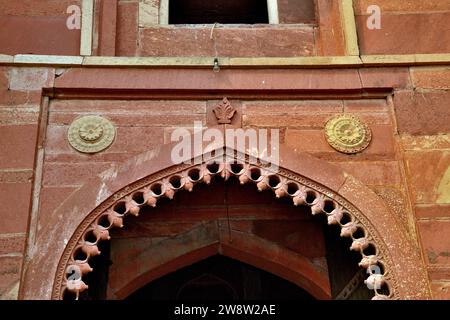 Vue partielle de King's Gate, Fatehpur Sikri, Uttar Pradesh, Inde Banque D'Images