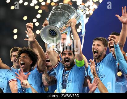 AVIS de l'Autorité palestinienne SUR L'ANNÉE 2023 photo du dossier datée du 09/06/23 - Ilkay Gundogan de Manchester City lève le trophée de l'UEFA Champions League après sa victoire sur l'Inter Milan lors de la finale de l'UEFA Champions League au stade olympique Ataturk, Istanbul. Date de la photo : Samedi 10 juin 2023. Date de parution : Vendredi 22 décembre 2023. Banque D'Images