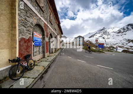Cyclisme sur route au col du Stelvio près de Bormio, Italie Banque D'Images