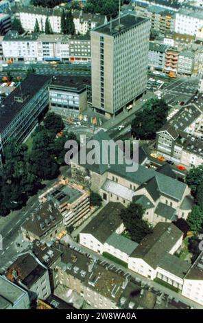 Cologne, Allemagne, 13 août 1995. St. George's Church. Vue aérienne. Banque D'Images