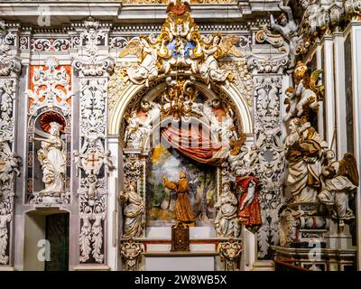 Cappella delle Stimmate (Chapelle de la Stigmata) dans la splendide église baroque de San Francesco d’Assisi à Mazara del Vallo - Sicile, Italie Banque D'Images