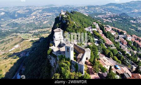 Drone photo Prima Torre la Rocca Guaita San Marino europe Banque D'Images