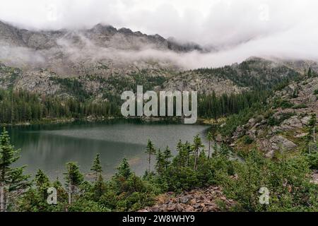 Harvey Lake vue d'en haut dans la nature sauvage de Holy Cross, Colorado Banque D'Images