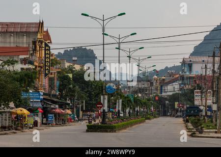 Rues de la ville de Phong Nha Ke Bang au Vietnam Banque D'Images