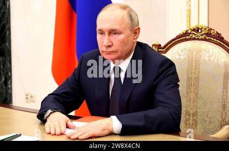 Moscou, Russie. 22 décembre 2023. Le président russe Vladimir Poutine préside une réunion des membres permanents du Conseil de sécurité du Kremlin, le 22 décembre 2023 à Moscou, en Russie. Crédit : Mikhail Klimentyev/Kremlin Pool/Alamy Live News Banque D'Images