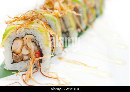 Rouleaux de sushi japonais frais appelés Maki Sushi, photographie culinaire Banque D'Images