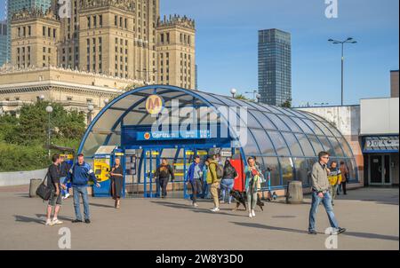 Station de métro Centrum, entrée, Varsovie, voïvodie de Mazovie, Pologne Banque D'Images