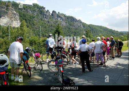 Piste cyclable Elbe à Rathen Banque D'Images