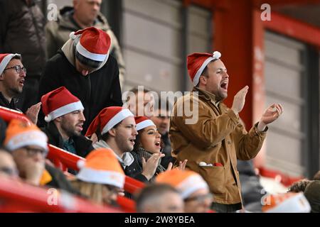 Fans de Hull City lors du Sky Bet Championship Match Bristol City vs Hull City à Ashton Gate, Bristol, Royaume-Uni, le 22 décembre 2023 (photo Ashley Crowden/News Images) Banque D'Images