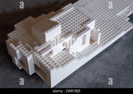 le modèle de maison moderne fait de blocs représente la structure de la maison moderne comme projet étudiant en architecture Banque D'Images