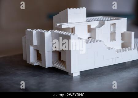 le modèle de maison moderne fait de blocs représente la structure de la maison moderne comme projet étudiant en architecture Banque D'Images