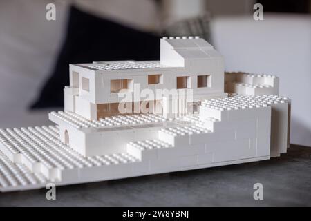 le modèle de maison moderne fait de blocs représente la structure de la maison moderne comme projet étudiant en architecture Banque D'Images