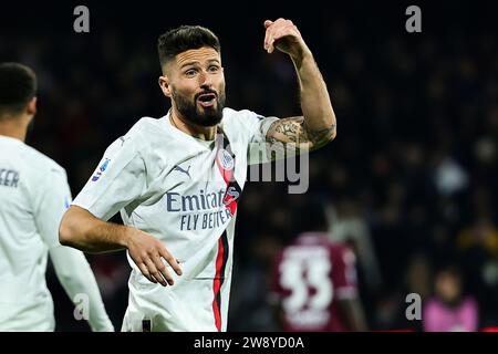 Salerne, Italie. 22 décembre 2023. Olivier Giroud de l'AC Milan fait des gestes lors du match de football Serie A entre l'US Salernitana et l'AC Milan au stade Arechi de Salerne (Italie), le 22 décembre 2023. Crédit : Insidefoto di andrea staccioli/Alamy Live News Banque D'Images