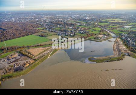 Vue aérienne de la situation des inondations dans le nouvel estuaire de l'Emscher dans le Rhin.23.11. La laisse des hautes eaux est d'environ 30cm plus bas que mardi. Eppinghov Banque D'Images