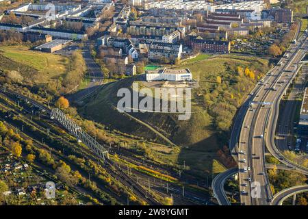 Vue aérienne, trains S-Bahn sur les voies près de la gare d'exposition, formes et couleurs, Deutz, Cologne, Rhénanie, Rhénanie du Nord-Westphalie, Allemagne, Aeria Banque D'Images