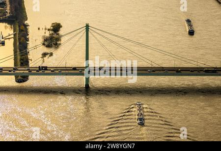 Vue aérienne, maisons de grue dans le quartier résidentiel Rheinauhafen et zone commerciale sur le Rhin et Severinsbrücke, vieille ville, Cologne, Rhénanie, Banque D'Images