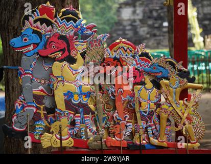 Spectacle de marionnettes d'ombre (wayang krucil). Wayang krucil est un wayang originaire de Kediri, Java oriental Banque D'Images