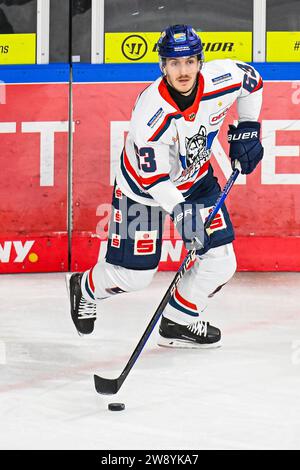 Eishockey - DEL 2 : Krefeld Pinguine vs Kassel Huskies am 22.12.2023 in der Yayla-Arena in Krefeld Kassels Max Faber (Nr.63) Foto : osnapix Banque D'Images