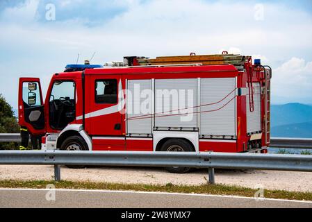 Un camion de pompiers en Sardaigne - Italie Banque D'Images