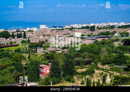 Vue aérienne du site archéologique de Pompéi, vu du clocher de l'église Santuario della Beata Vergine del Santo Rosario. Banque D'Images