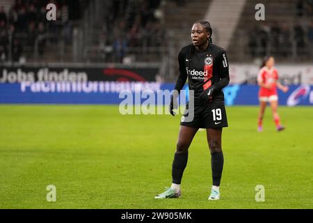 Francfort, Allemagne. 21 décembre 2023. Francfort, Allemagne, le 21 décembre 2023 : Nicole Anyomi ( 19 Francfort ) lors du match de football UEFA Womens Champions League entre Eintracht Frankfurt et Benfica Lissabon au Deutsche Bank Park à Francfort, Allemagne. (Julia Kneissl/SPP) crédit : SPP Sport Press photo. /Alamy Live News Banque D'Images