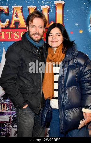 Andreas Pietschmann und Jasmin Tabatabai BEI der Premiere des 19. Original Roncalli Weihnachtscirque im Tempodrom. Berlin, 22.12.2023 *** Andreas Pietschmann et Jasmin Tabatabai lors de la première du Roncalli Weihnachtscirque original de 19 au Tempodrom Berlin, 22 12 2023 Foto:Xn.xKubelkax/xFuturexImagex roncalli 3321 Banque D'Images