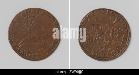 Philippe II, roi d'Espagne, calcul de la Cour des comptes de Gelderland à Arnhem, anonyme, 1561 live médaille de cuivre. Devant : homme de poitrine avec couronne de Laurier à l'intérieur de la couverture ; coupe : inscription. Revers : blason sur la croix bourguignonne, sous l'année, flanqué par et au-dessus des coups de feu, où des étincelles tirent dans l'Omnipia pays-Bas cuivre (métal) frappant (métallurgie) Arnhem Banque D'Images