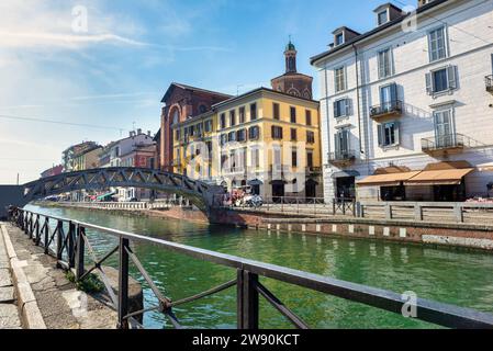 Pont sur le canal Naviglio Grande à Milan, Italie Banque D'Images