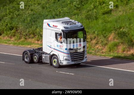 Bara-Mix Ltd DAF XF 530 Super Space Cab XO. Camions de transport d'unité de tracteur, granulats d'expédition, transport lourd de béton, logistique de camion, véhicules de transport de livraison sur la M6 dans le Grand Manchesteewr, UKL Banque D'Images