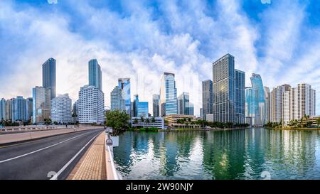 la ligne d'horizon de miami vue de brickell key Banque D'Images