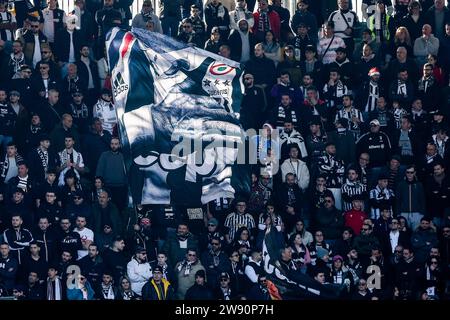 Frosinone, Italie. 23 décembre 2023. Supporters juventus lors du match de football Serie A entre Frosinone Calcio et Juventus FC au stade Benito Stirpe à Frosinone, Italie, le 23 décembre 2023. Crédit : Agence photo indépendante/Alamy Live News Banque D'Images