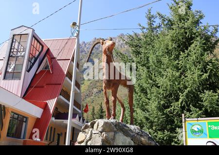 Août 19 2023 - Parc national d'Ala Archa, Kirghizistan en Asie centrale : Alplager dans le Parc national d'Ala Archa Banque D'Images