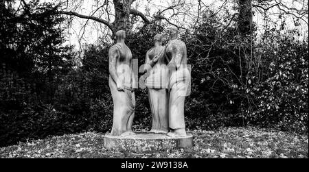 Henry Moore Standing Figures Banque D'Images