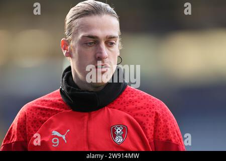 Leicester, Royaume-Uni. 23 décembre 2023. Tom Eaves de Rotherham United se réchauffe avant le match du Sky Bet Championship entre Leicester City et Rotherham United au King Power Stadium, Leicester le samedi 23 décembre 2023. Crédit : MI News & Sport / Alamy Live News Banque D'Images