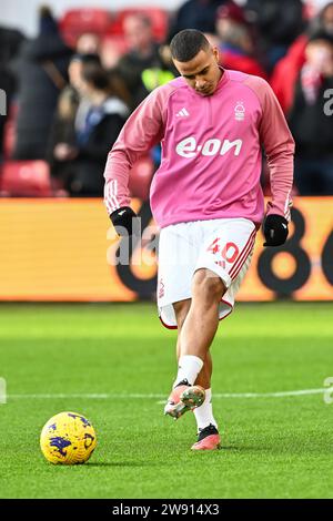 Murillo de Nottingham Forest pendant l'échauffement d'avant-match avant le match de Premier League Nottingham Forest vs Bournemouth au City Ground, Nottingham, Royaume-Uni, le 23 décembre 2023 (photo de Craig Thomas/News Images) à, le 12/23/2023. (Photo Craig Thomas/News Images/Sipa USA) crédit : SIPA USA/Alamy Live News Banque D'Images