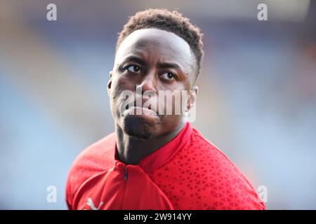 Leicester, Royaume-Uni. 23 décembre 2023. Arvin Appiah de Rotherham United se réchauffe avant le match du Sky Bet Championship entre Leicester City et Rotherham United au King Power Stadium, Leicester le samedi 23 décembre 2023. Crédit : MI News & Sport / Alamy Live News Banque D'Images