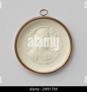 Cornelis Evertsen, Lieutenant Amiral van Zeeland, tué dans les quatre jours Marches, Gottfried Eichler, 1666 médaillon d'un côté dans l'anneau en laiton en verre arrière sur l'oeil de roulement et l'anneau de transport. Devant : homme de poitrine à droite, au-dessus duquel deux enfants triton gardent la couronne de Laurier au milieu des armes au-dessus de banderol avec inscription. Revers : étiquette avec inscription. Gypse berlinois. laiton (alliage). Coulée de verre North Foreland Banque D'Images