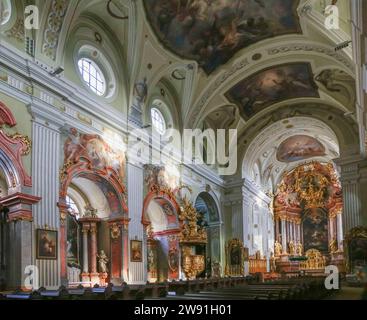 Barocke Stadtpfarrkirche St. Veit oder Dom der Wachau, Altstadt Krems an der Donau, Niederösterreich, Österreich *** Église paroissiale baroque de St. Vitus ou cathédrale de Wachau, vieille ville de Krems an der Donau, Basse-Autriche, Autriche Banque D'Images