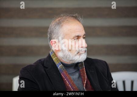 20 décembre 2023 : Gaziantep, Turkiye. 20 décembre 2023. Un symposium intitulé ''le rôle et l'impact des images et des nouvelles dans les médias pour orienter l'opinion publique'' est organisé dans la ville de Gaziantep, dans le sud de la Turquie. Conférencier invité journaliste et cinéaste Medyan Dairieh a prononcé un discours sur le sujet. L'événement a été organisé par l'Union générale des écrivains arabes et le Parti de la réforme nationale, et a été présenté par Ahmad Alhamoud (image de crédit : © Muhammed Ibrahim Ali/IMAGESLIVE via ZUMA Press Wire) À USAGE ÉDITORIAL SEULEMENT! Non destiné à UN USAGE commercial ! Banque D'Images