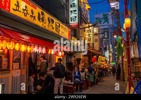 Omoide Yokocho, Shinjuku, Tokyo, Japon Banque D'Images